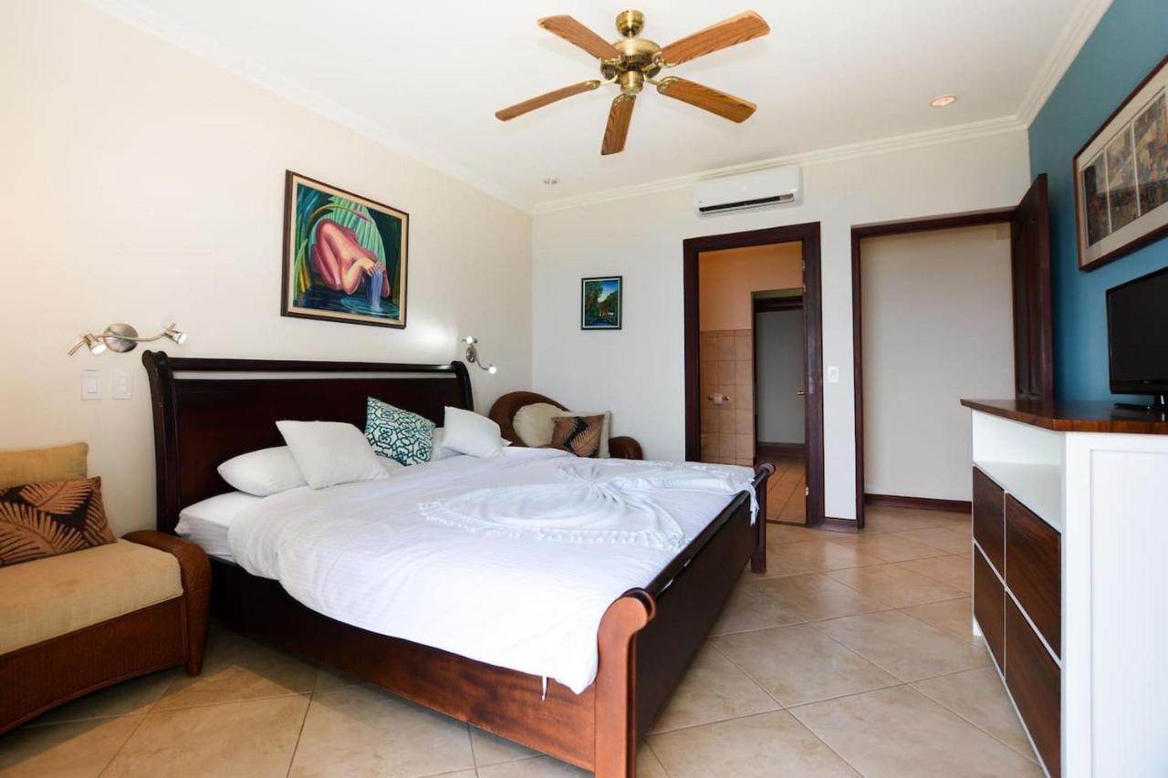 Exquisitely Decorated 5Th-Floor Aerie With Views Of Two Bays In Flamingo Villa Playa Flamingo Bagian luar foto