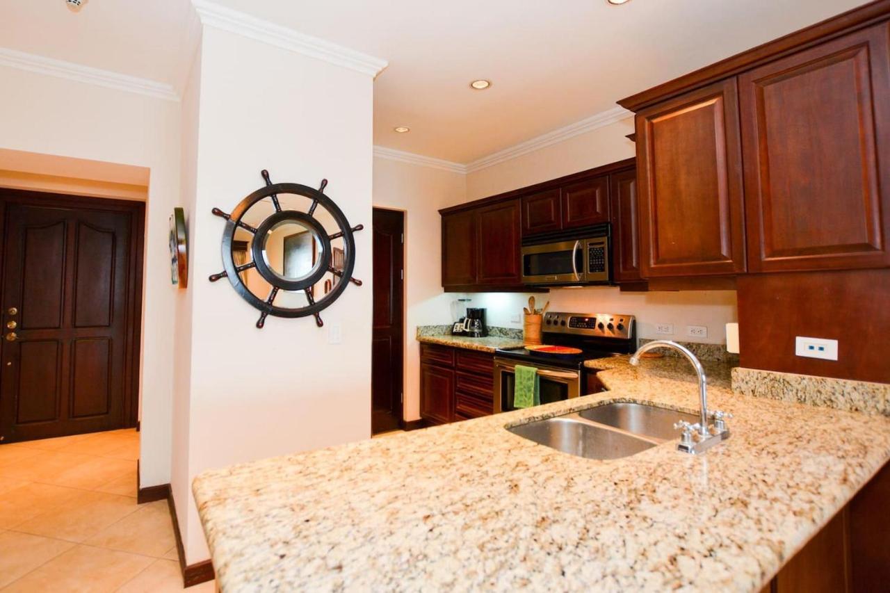Exquisitely Decorated 5Th-Floor Aerie With Views Of Two Bays In Flamingo Villa Playa Flamingo Bagian luar foto