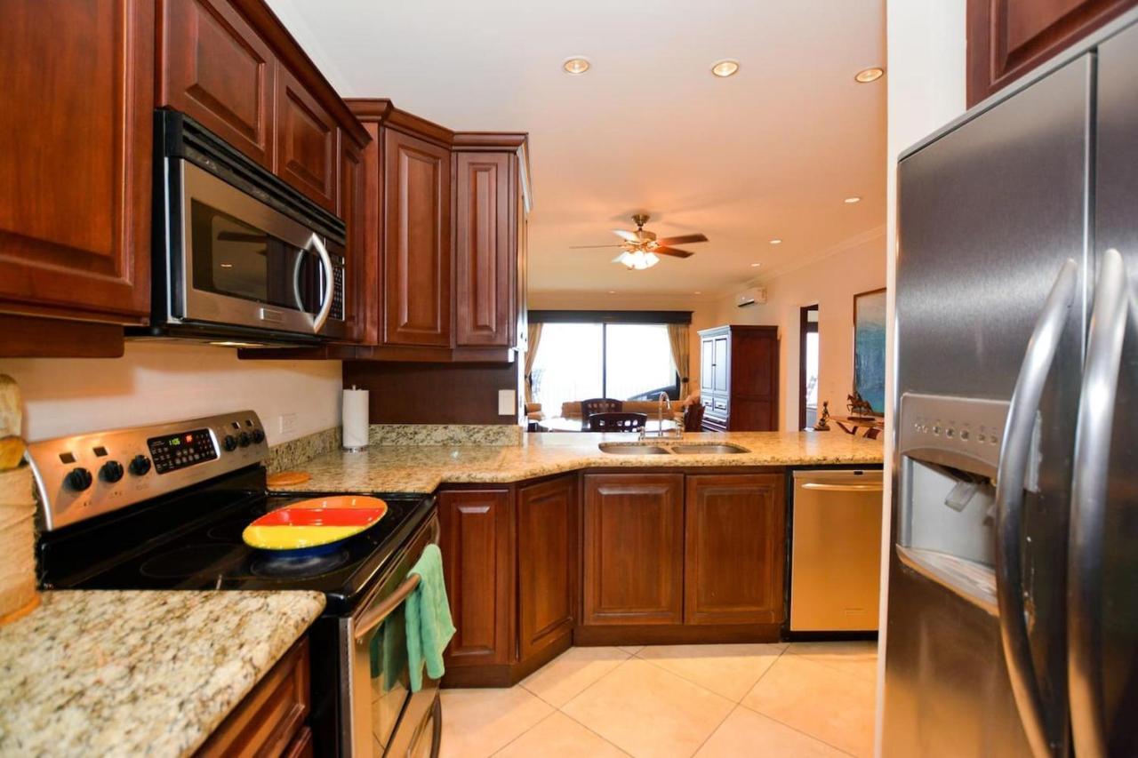 Exquisitely Decorated 5Th-Floor Aerie With Views Of Two Bays In Flamingo Villa Playa Flamingo Bagian luar foto